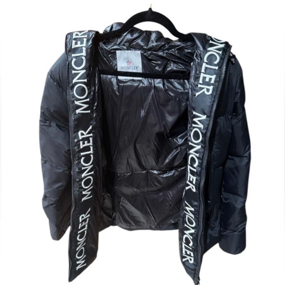 MONCLER MONTCLA SHORT DOWN JACKET BLACK PUFFER COAT